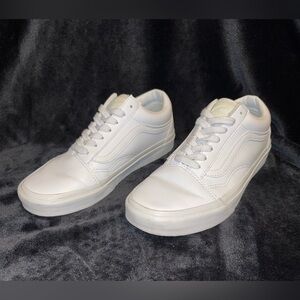 Vans Old Skool Leather Sneakers in True White Women’s 7.5
